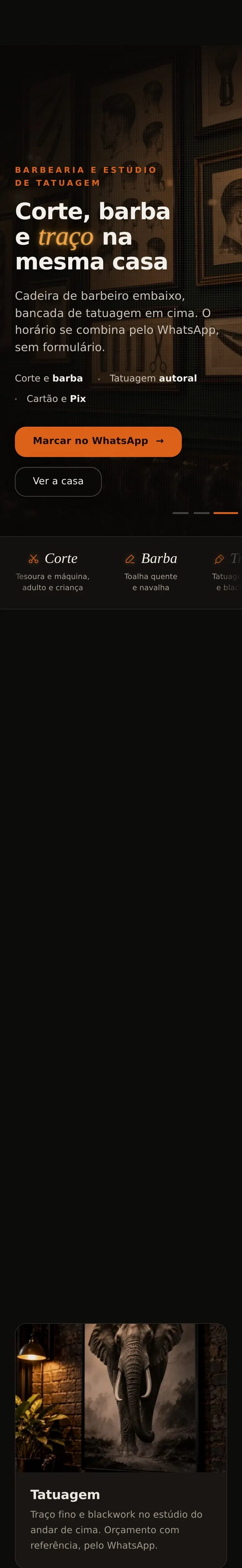 O site Corte & Traço no celular, rolando